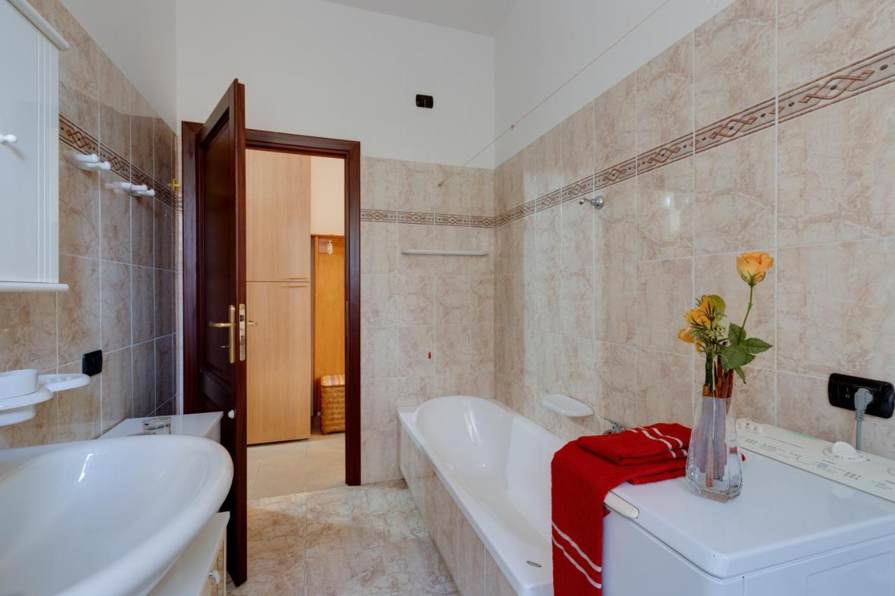 Casa Vacanze Maria บอซา ภายนอก รูปภาพ